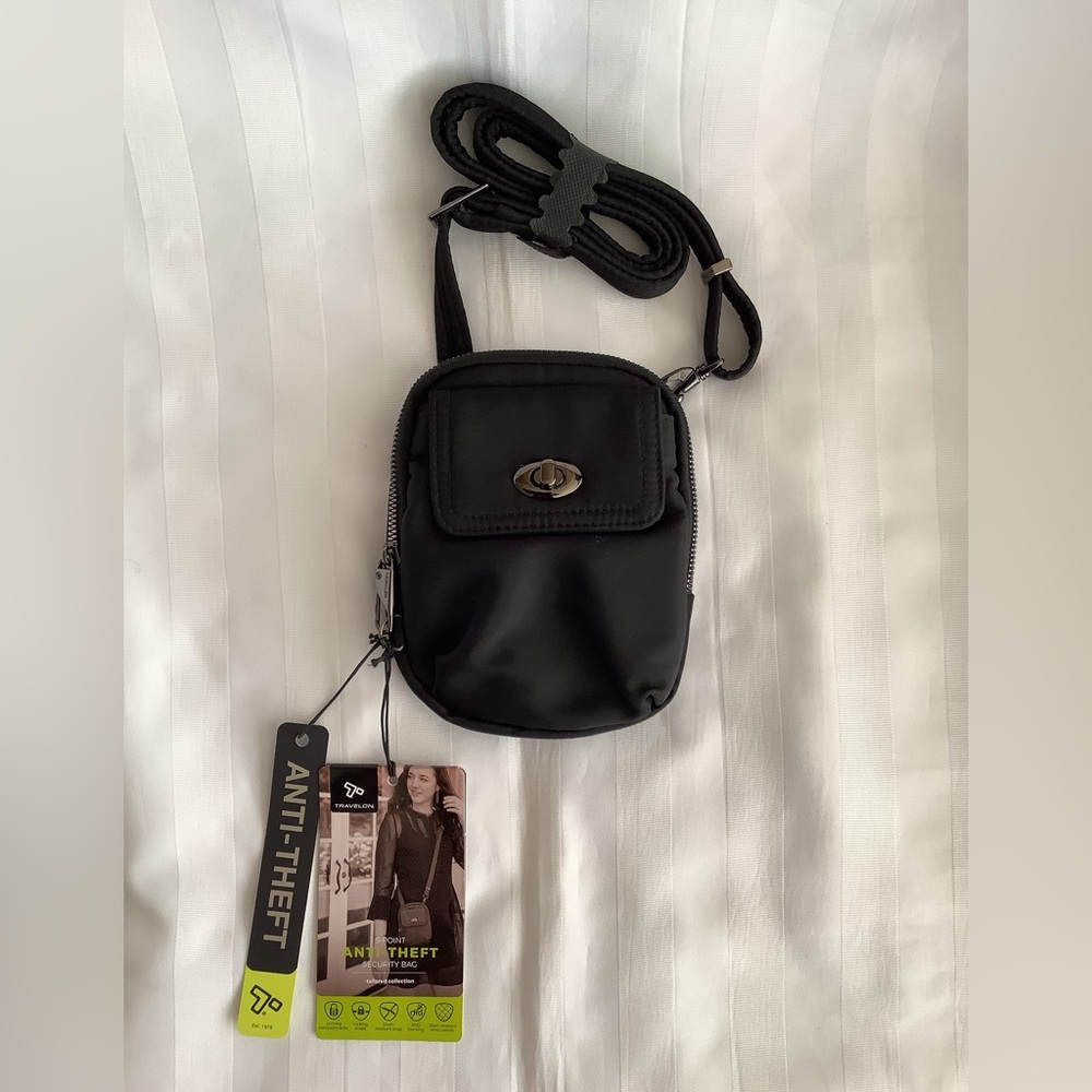Travelon Tailored Anti-Theft Crossbody Phone Pouch - Black - NWT